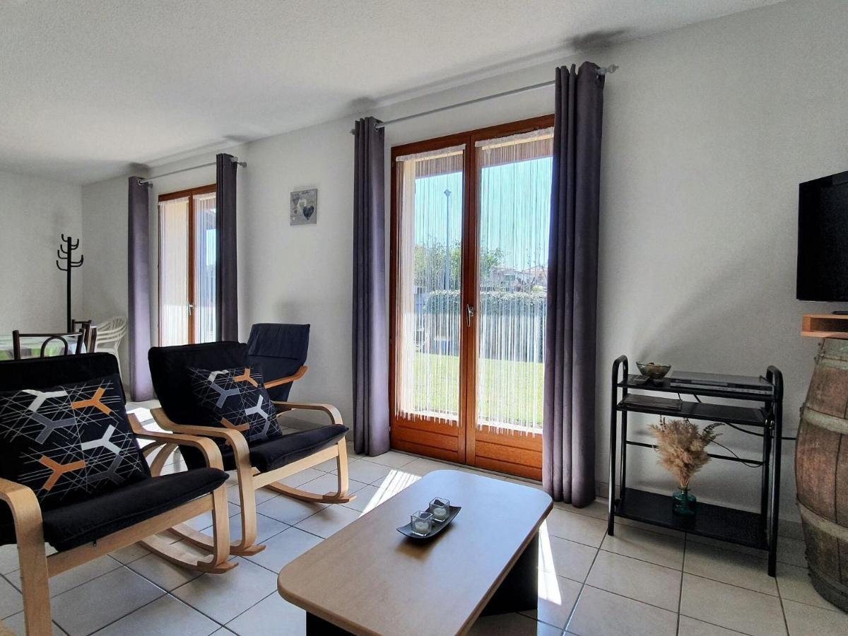 Pretty Villa With Above Ground Pool Saint-Genies-de-Fontedit ภายนอก รูปภาพ
