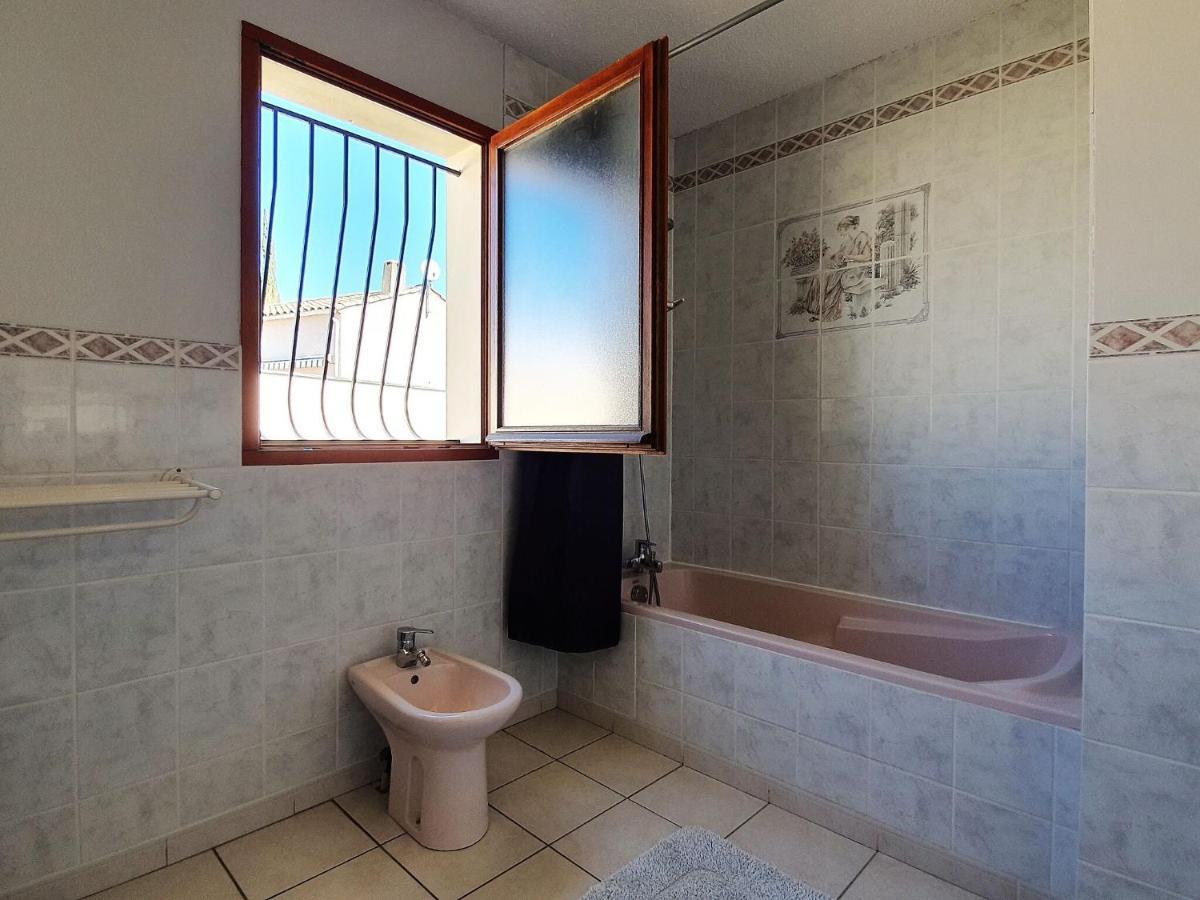 Pretty Villa With Above Ground Pool Saint-Genies-de-Fontedit ภายนอก รูปภาพ