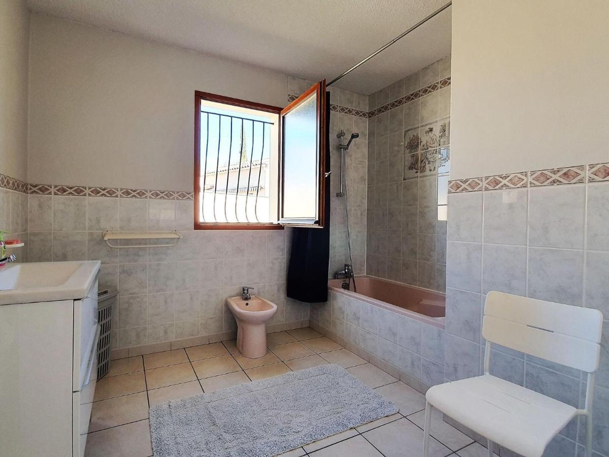 Pretty Villa With Above Ground Pool Saint-Genies-de-Fontedit ภายนอก รูปภาพ